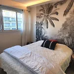 3 Pieces Climatise Avec Terrasse, Centre-ville, Garage A - Fr-1-780-27 * Sainte-Maxime