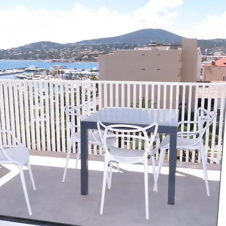 Apartment 3 Pieces Climatise Avec Terrasse, Centre-ville, Garage A - Fr-1-780-27